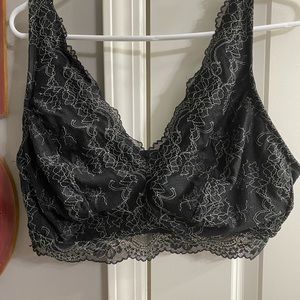 Black lacy bra size 2x